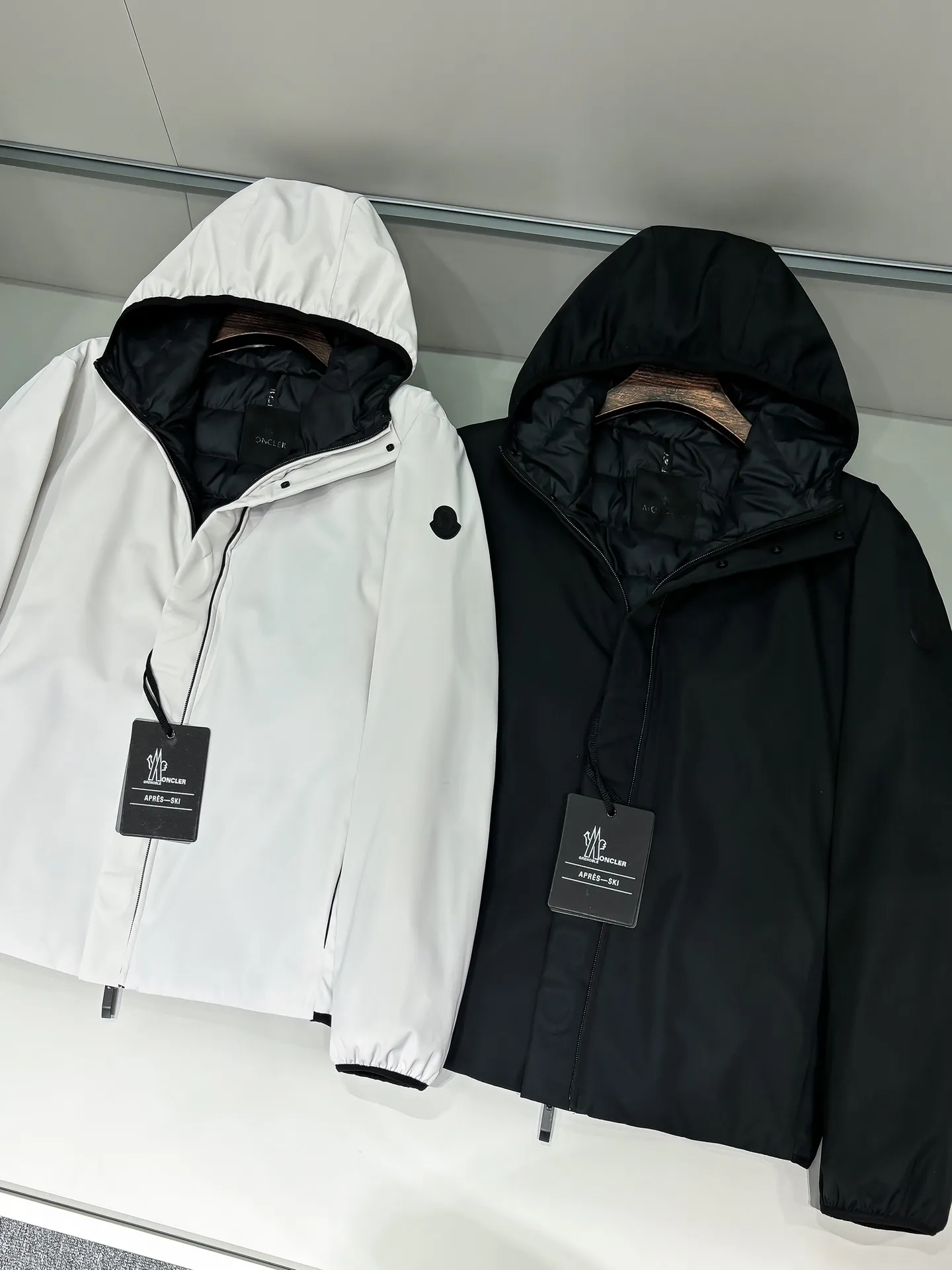 MON 26 ，Polset 90 ， 。 ， 。 ， ， ， ， ， ， Cream White Black Size：1 2 3 4 5597Size ： 1 : 118cm- 50cm- 67cm- 62 2 : 122cm- 52cm- 69cm- 63 3 : 126cm- 54cm- 71cm- 64 4 : 130cm- 56cm- 73cm- 65